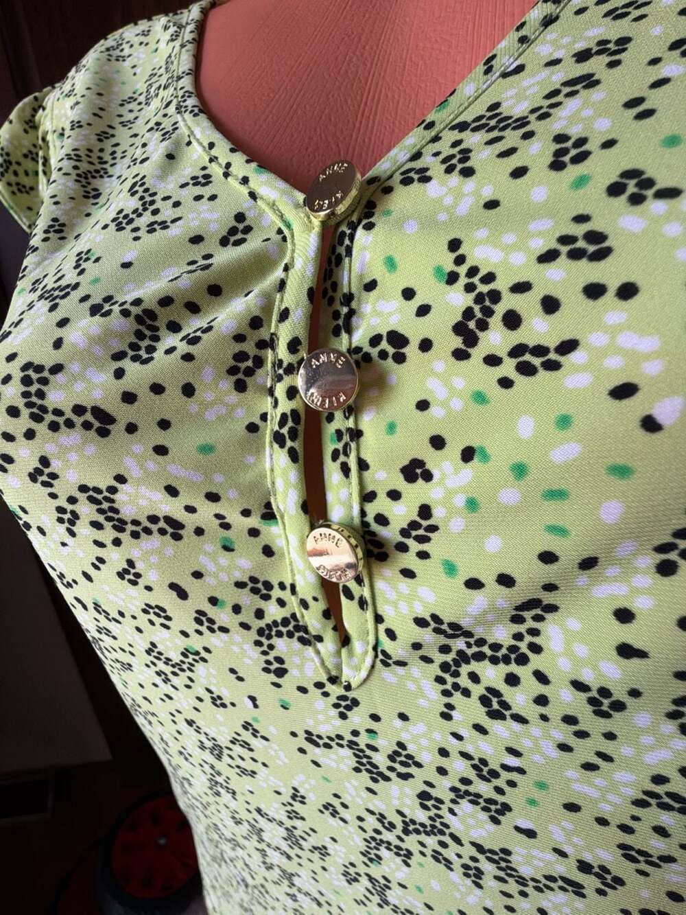 Anne Klein Women's Light Green Printed Flutter Sleeve Blouse with Gold Buttons - Picture 6 of 9